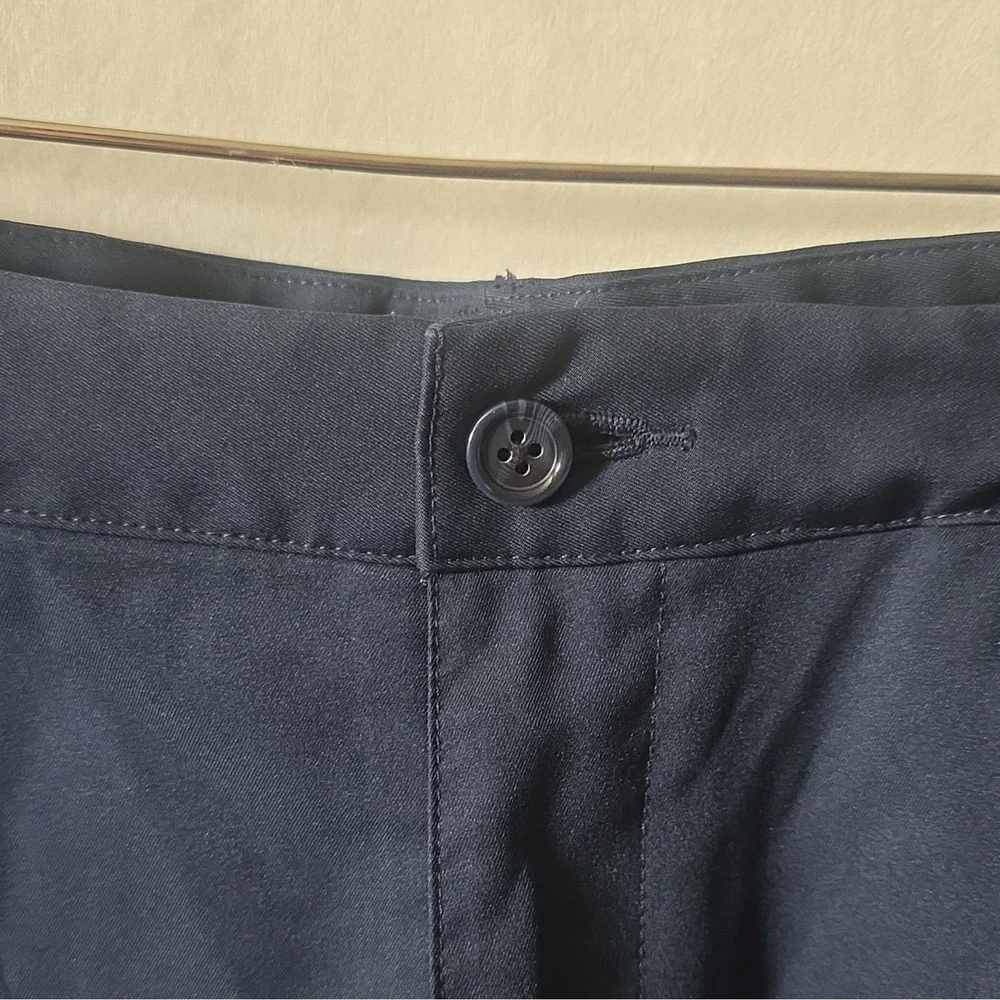 Puma youth boys navy performance shorts. Size large (13-14Y), made in Vietnam.